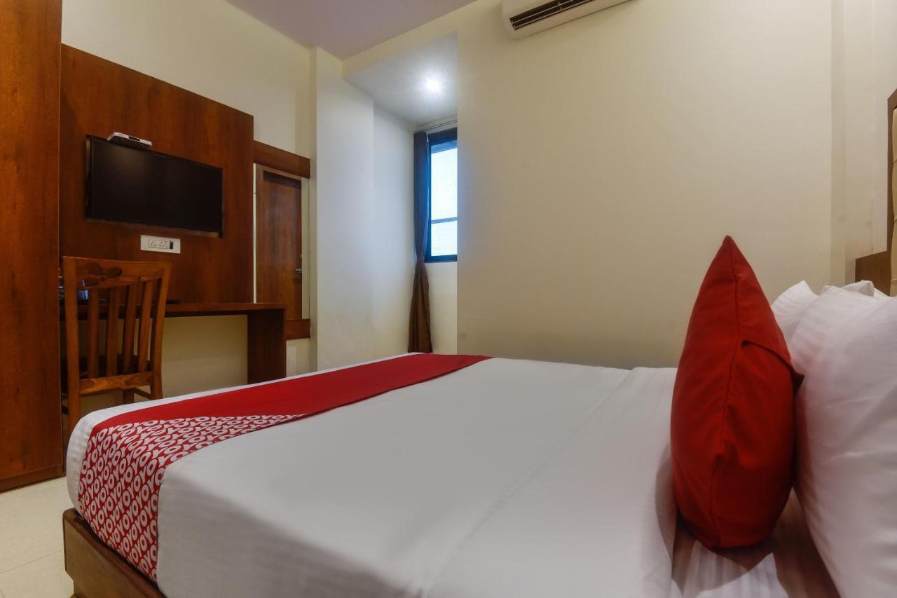 Oyo Shubham Residency Hotel Bhiwandi Buitenkant foto