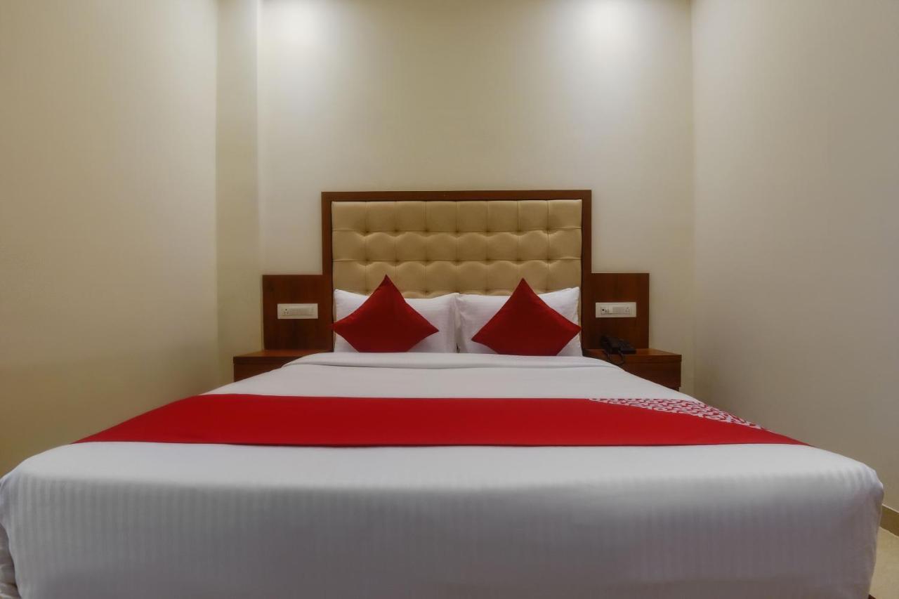 Oyo Shubham Residency Hotel Bhiwandi Buitenkant foto