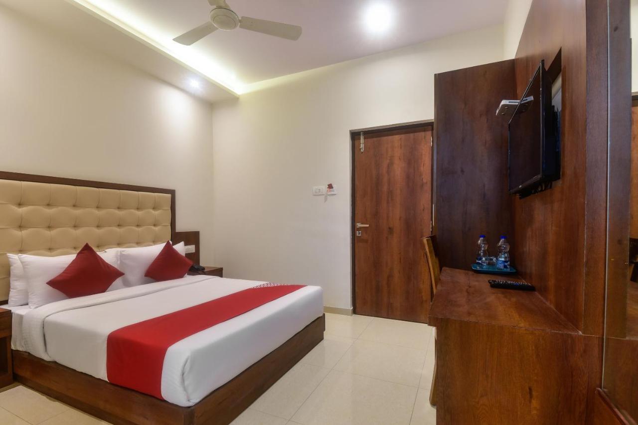 Oyo Shubham Residency Hotel Bhiwandi Buitenkant foto