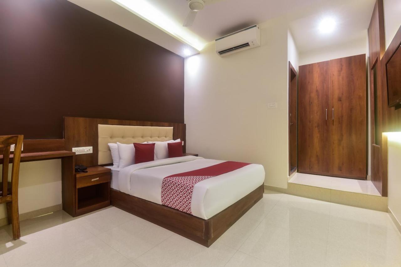 Oyo Shubham Residency Hotel Bhiwandi Buitenkant foto
