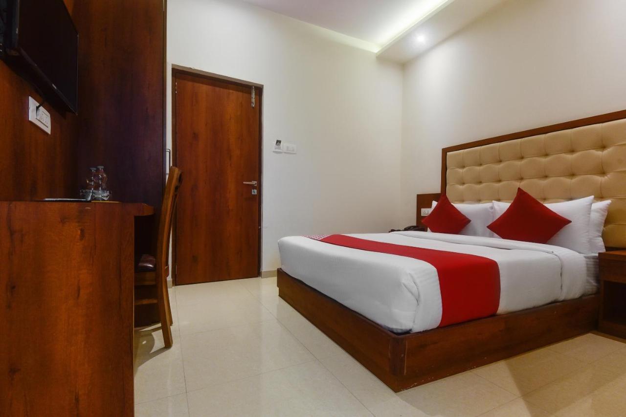 Oyo Shubham Residency Hotel Bhiwandi Buitenkant foto