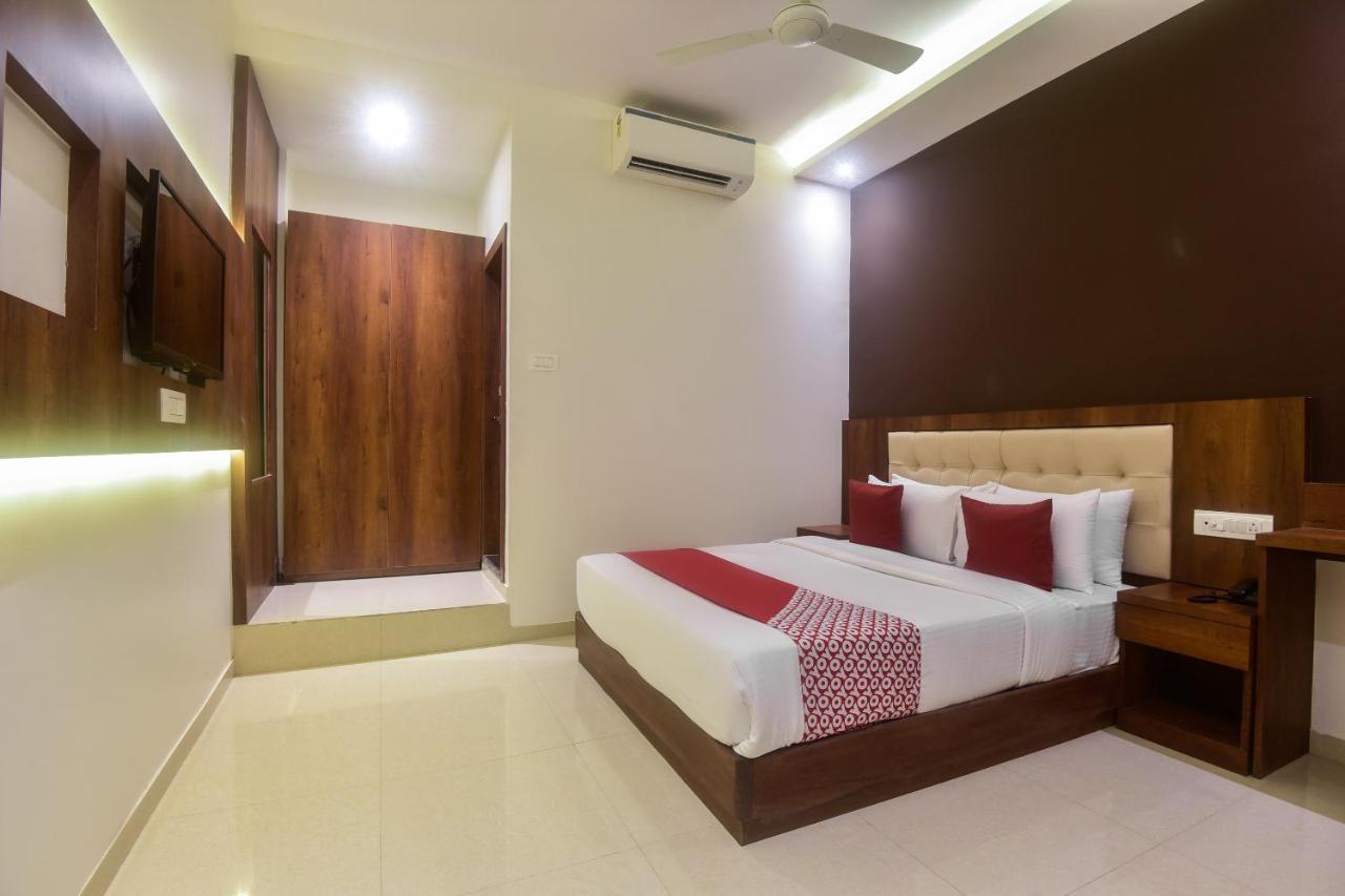 Oyo Shubham Residency Hotel Bhiwandi Buitenkant foto
